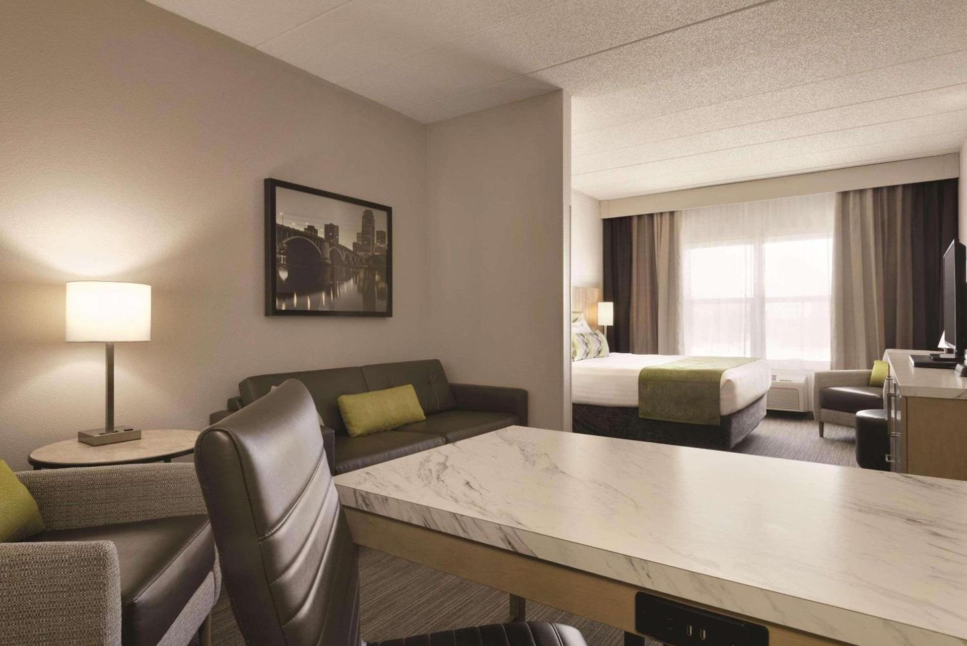 Country Inn & Suites by Radisson, Shoreview-Mounds View, MN photo 7