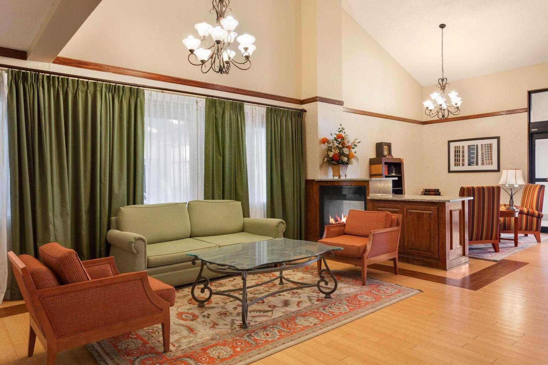 Country Inn & Suites by Radisson, Near The National Sports Center, Coon Rapids, MN photo 3