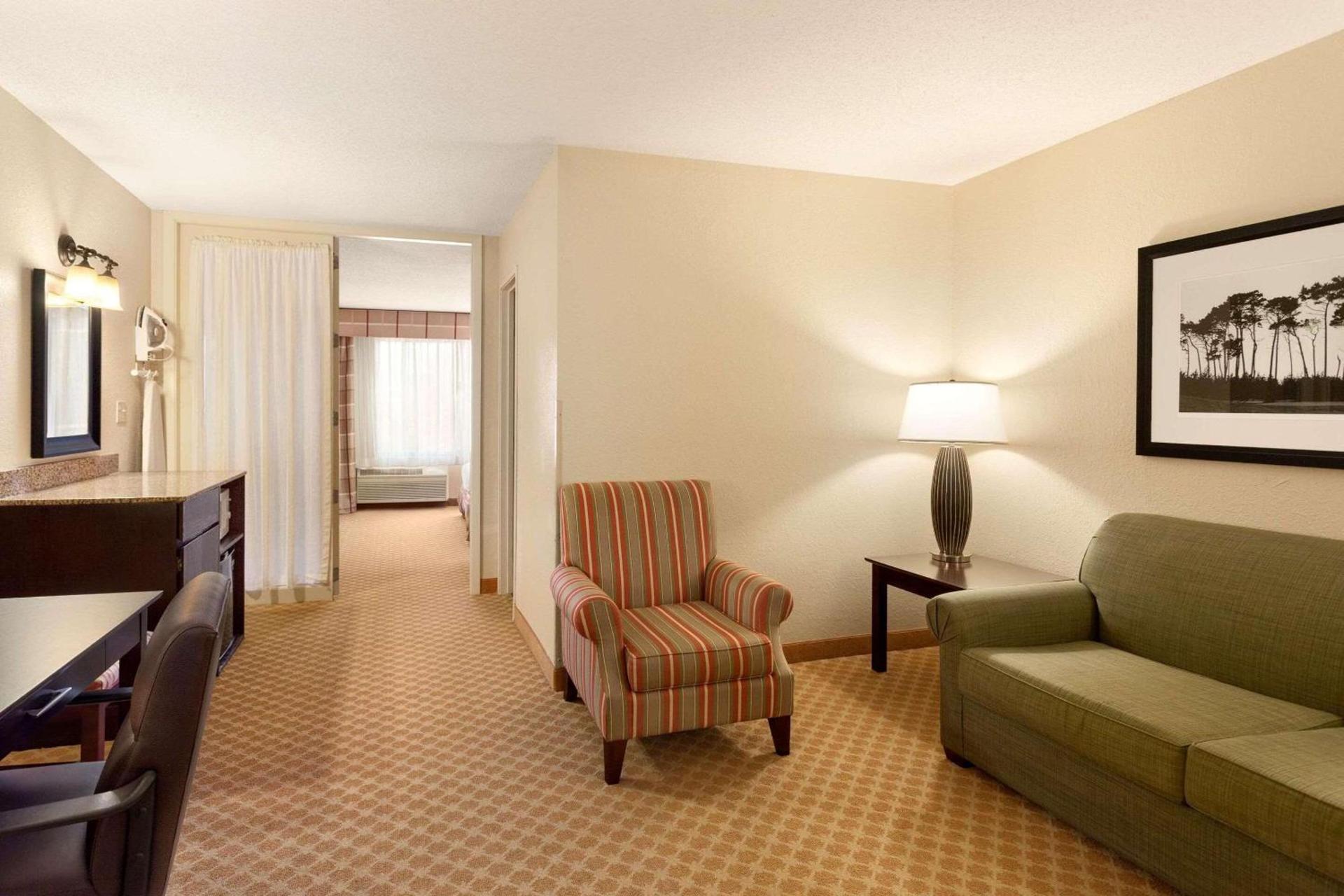 Country Inn & Suites by Radisson, Near The National Sports Center, Coon Rapids, MN photo 7