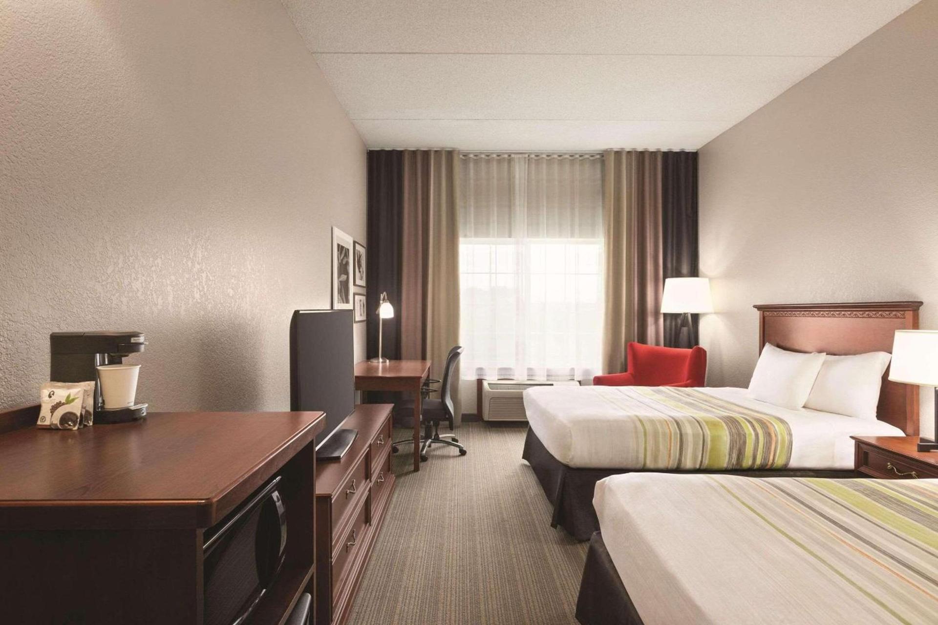 Country Inn & Suites by Radisson, Willmar, MN photo 7