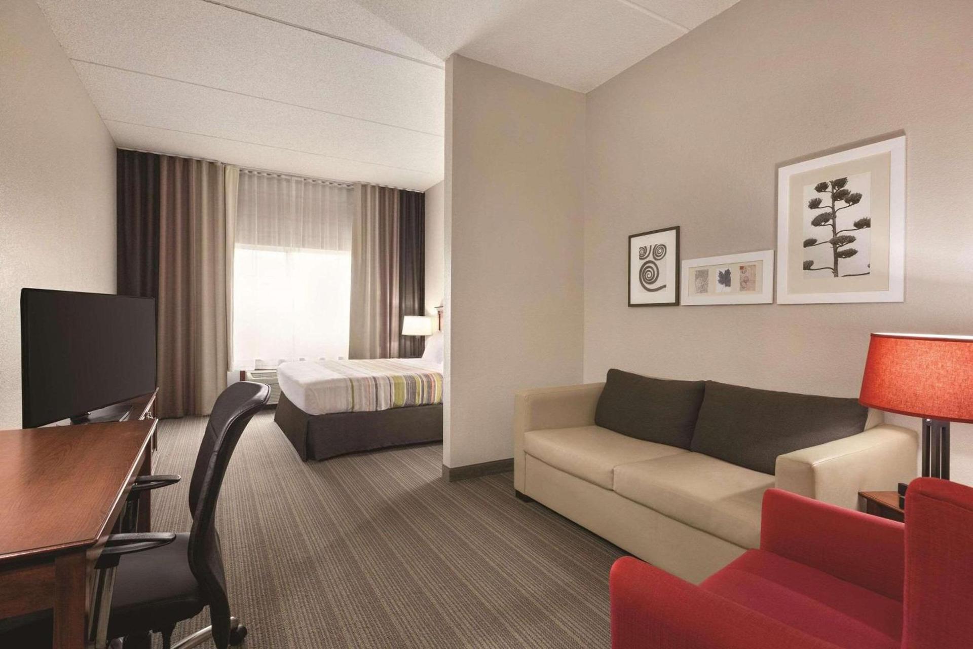 Country Inn & Suites by Radisson, Willmar, MN photo 11
