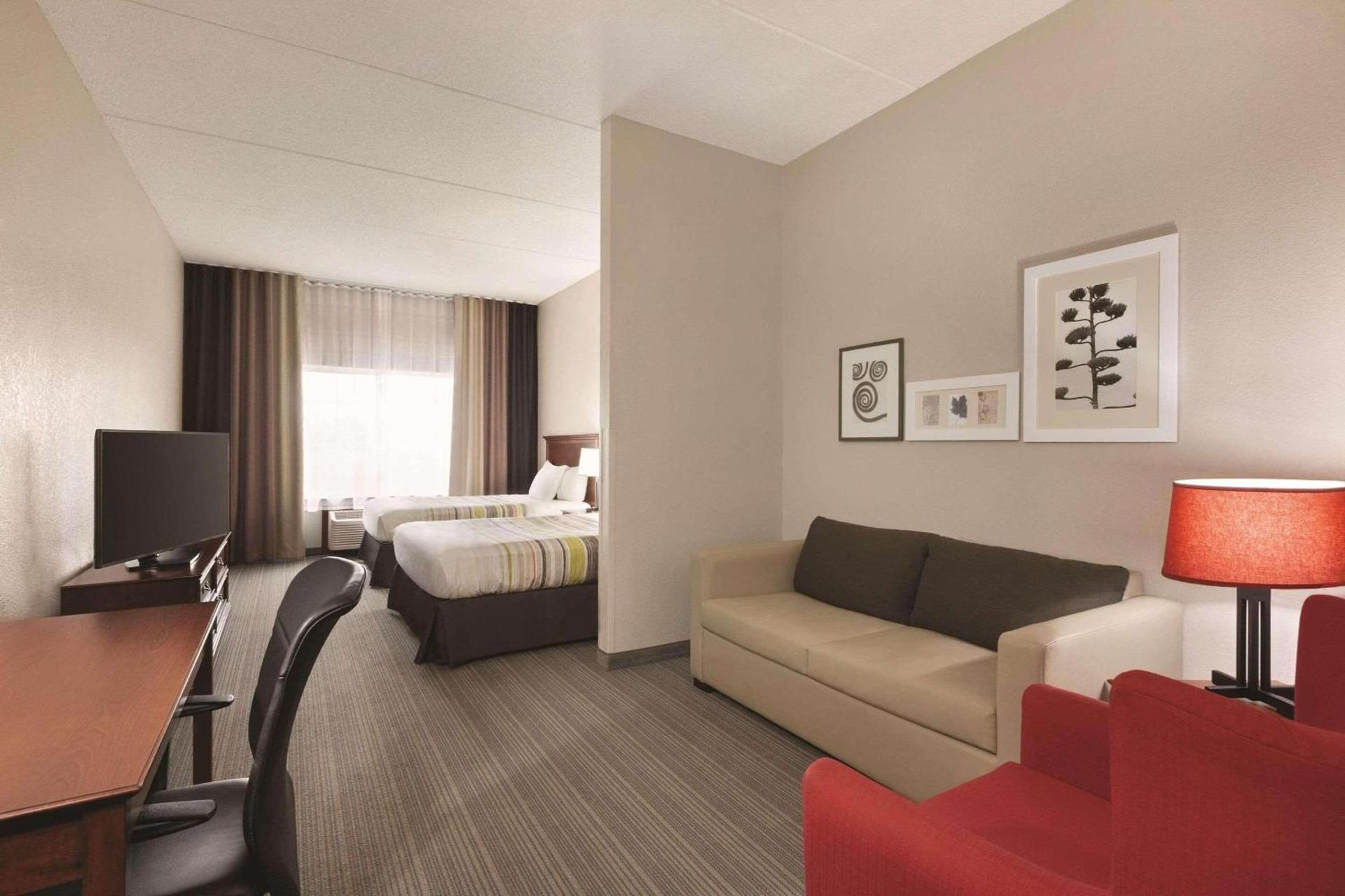 Country Inn & Suites by Radisson, Willmar, MN photo 18