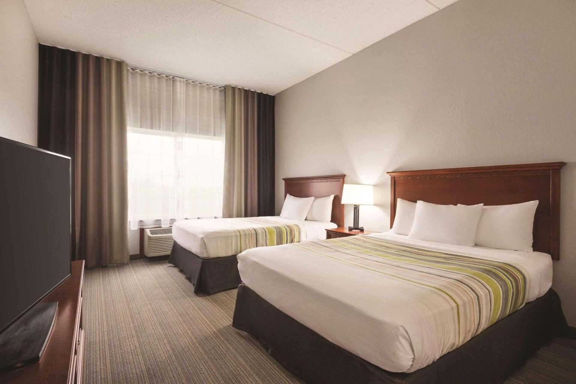 Country Inn & Suites by Radisson, Willmar, MN photo 19