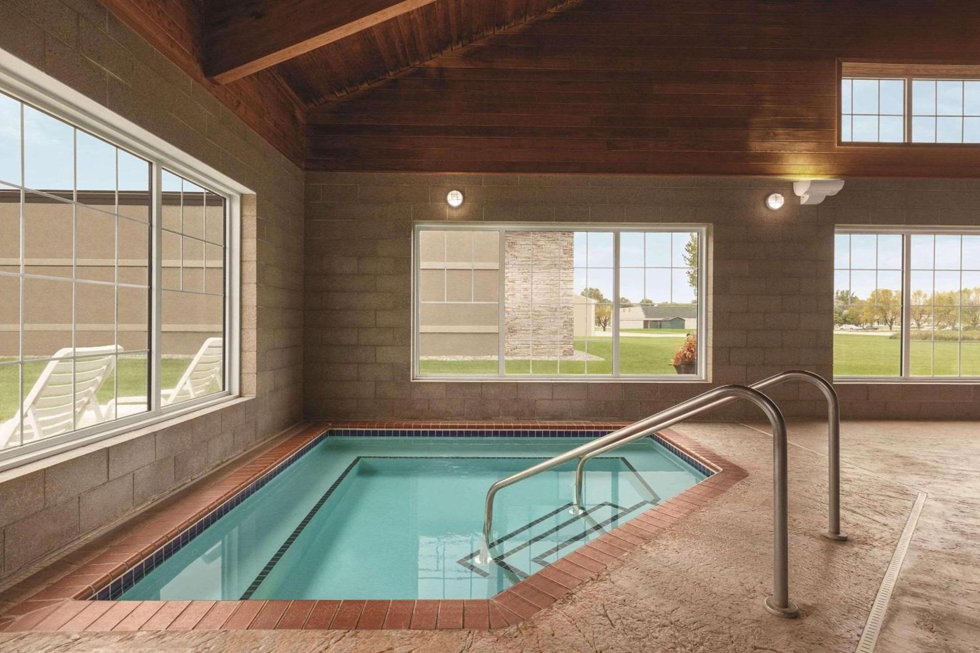 Country Inn & Suites by Radisson, Willmar, MN photo 20