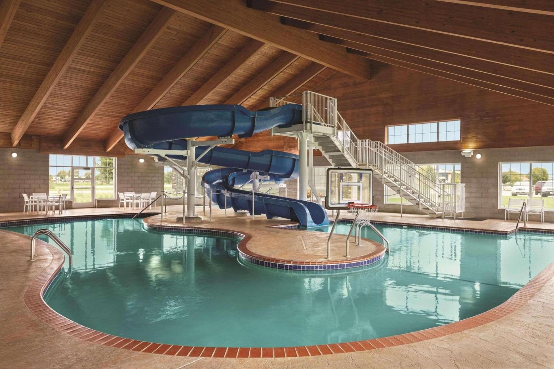 Country Inn & Suites by Radisson, Willmar, MN photo 21