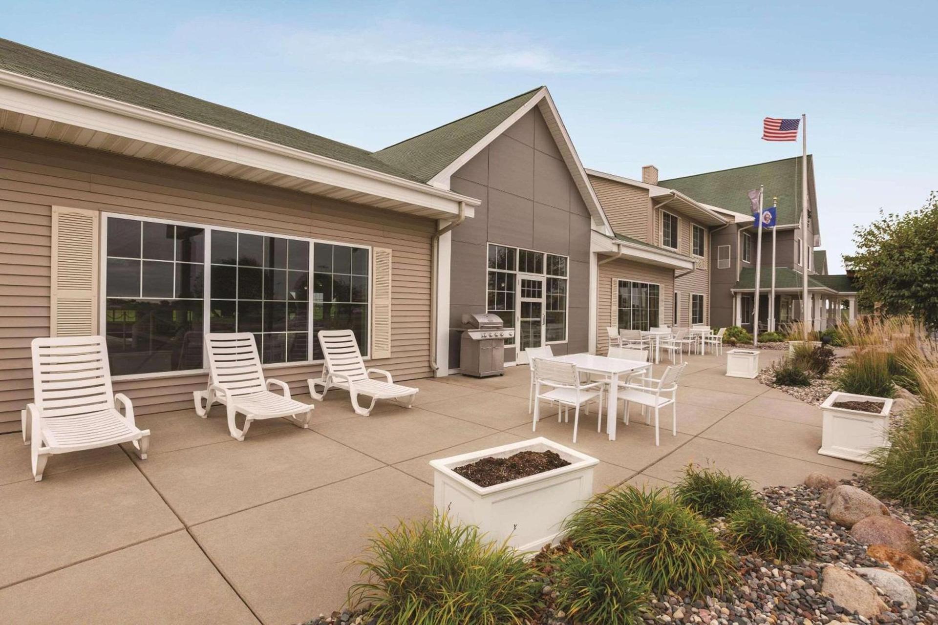 Country Inn & Suites by Radisson, Willmar, MN photo 26