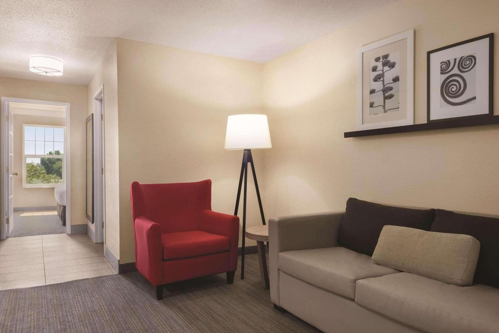 Country Inn & Suites by Radisson, Cottage Grove, MN photo 10