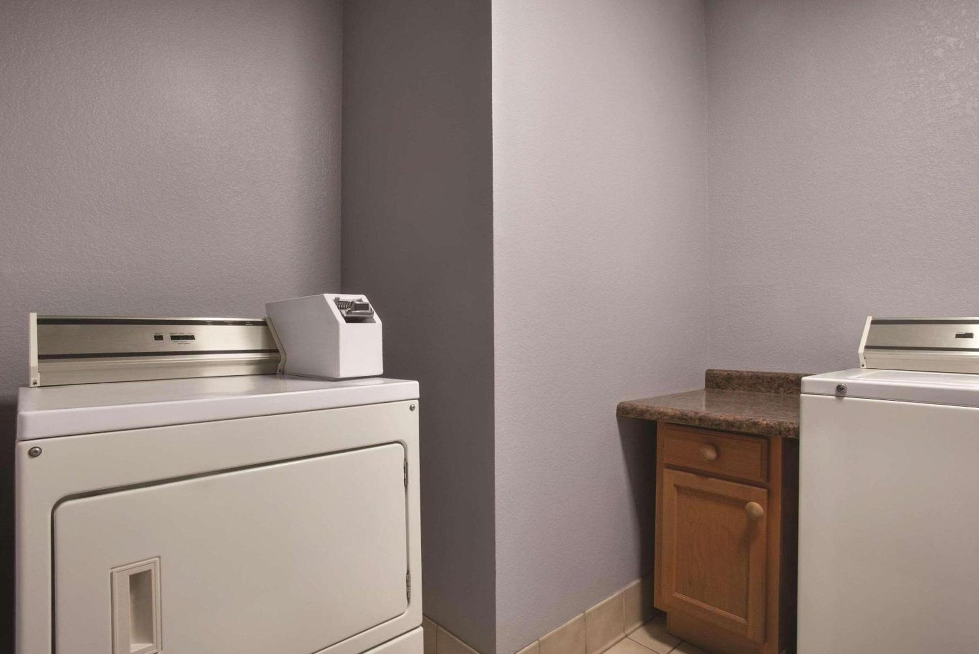 Country Inn & Suites by Radisson, Cottage Grove, MN photo 21