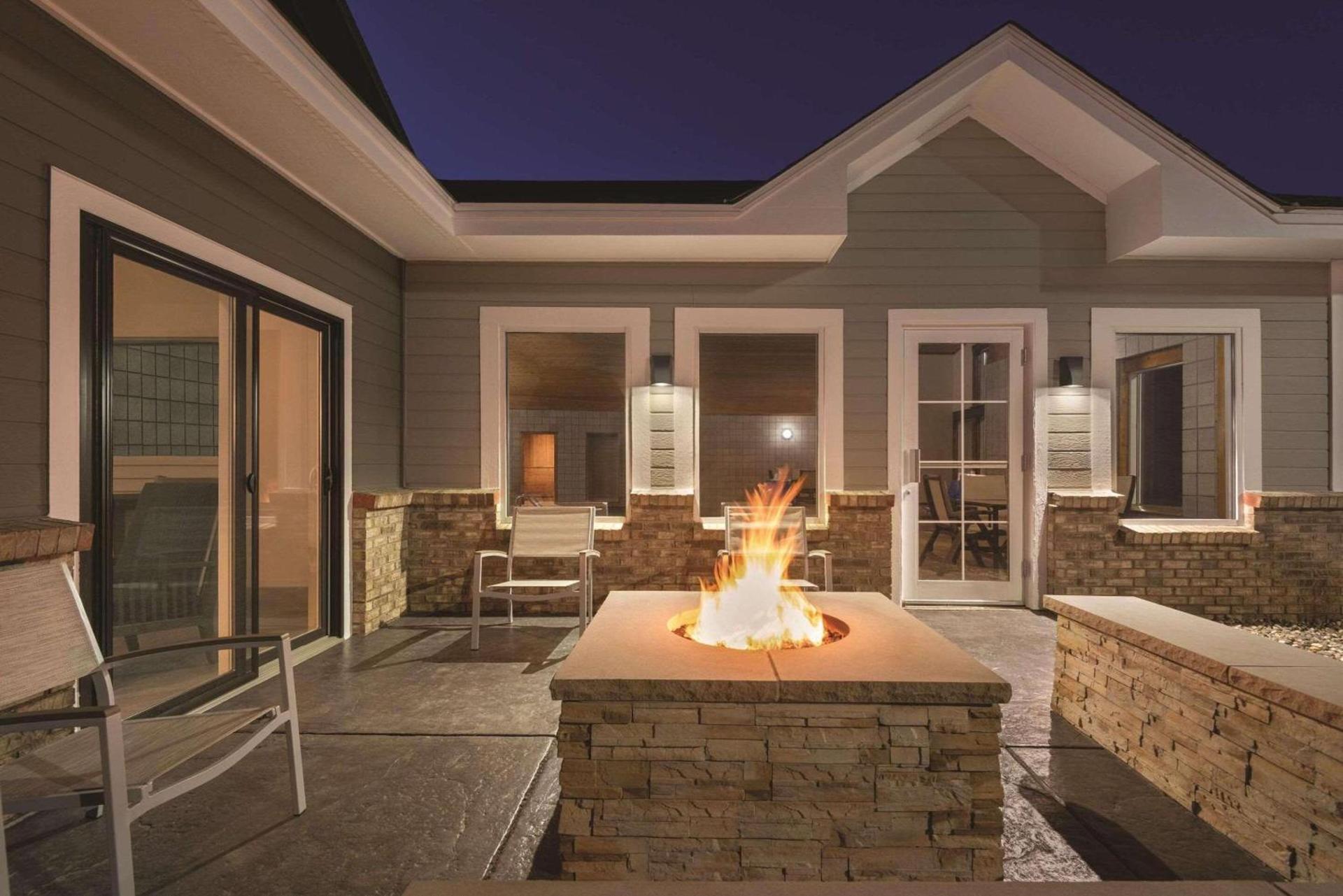 Country Inn & Suites by Radisson, Northfield, MN photo 18
