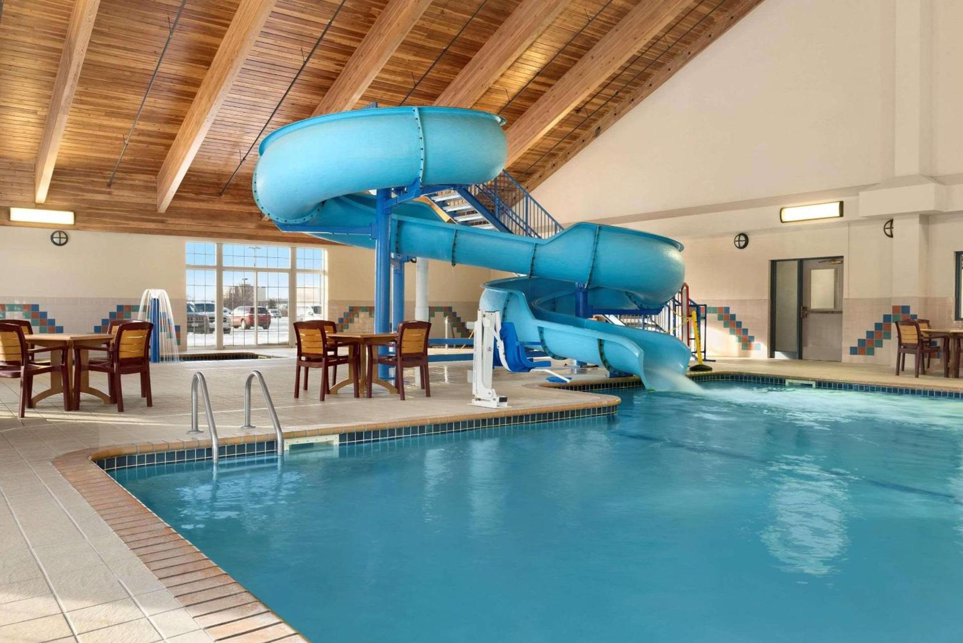 Country Inn & Suites by Radisson, Duluth North, MN photo 2