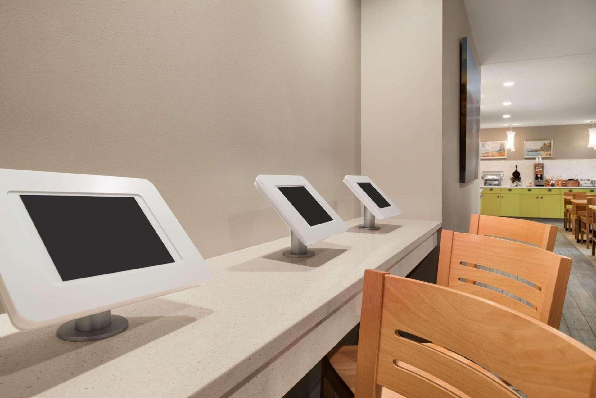 Country Inn & Suites by Radisson, Duluth North, MN photo 6