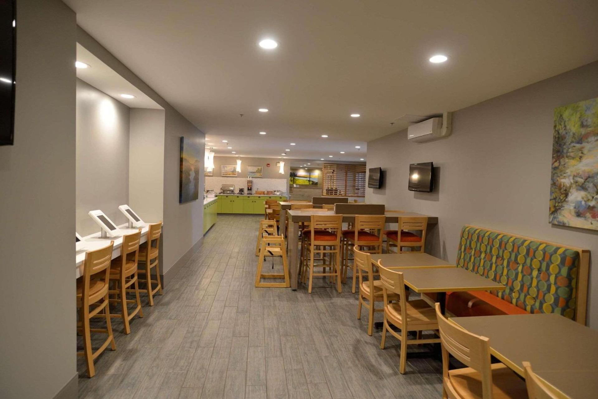 Country Inn & Suites by Radisson, Duluth North, MN photo 23