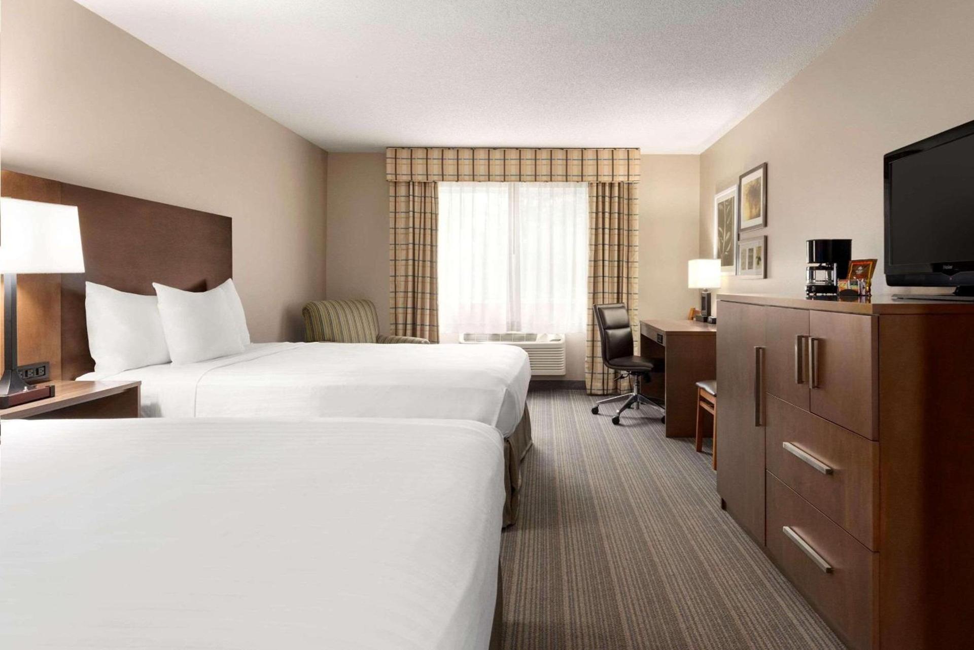 Country Inn & Suites by Radisson, Baxter, MN photo 5