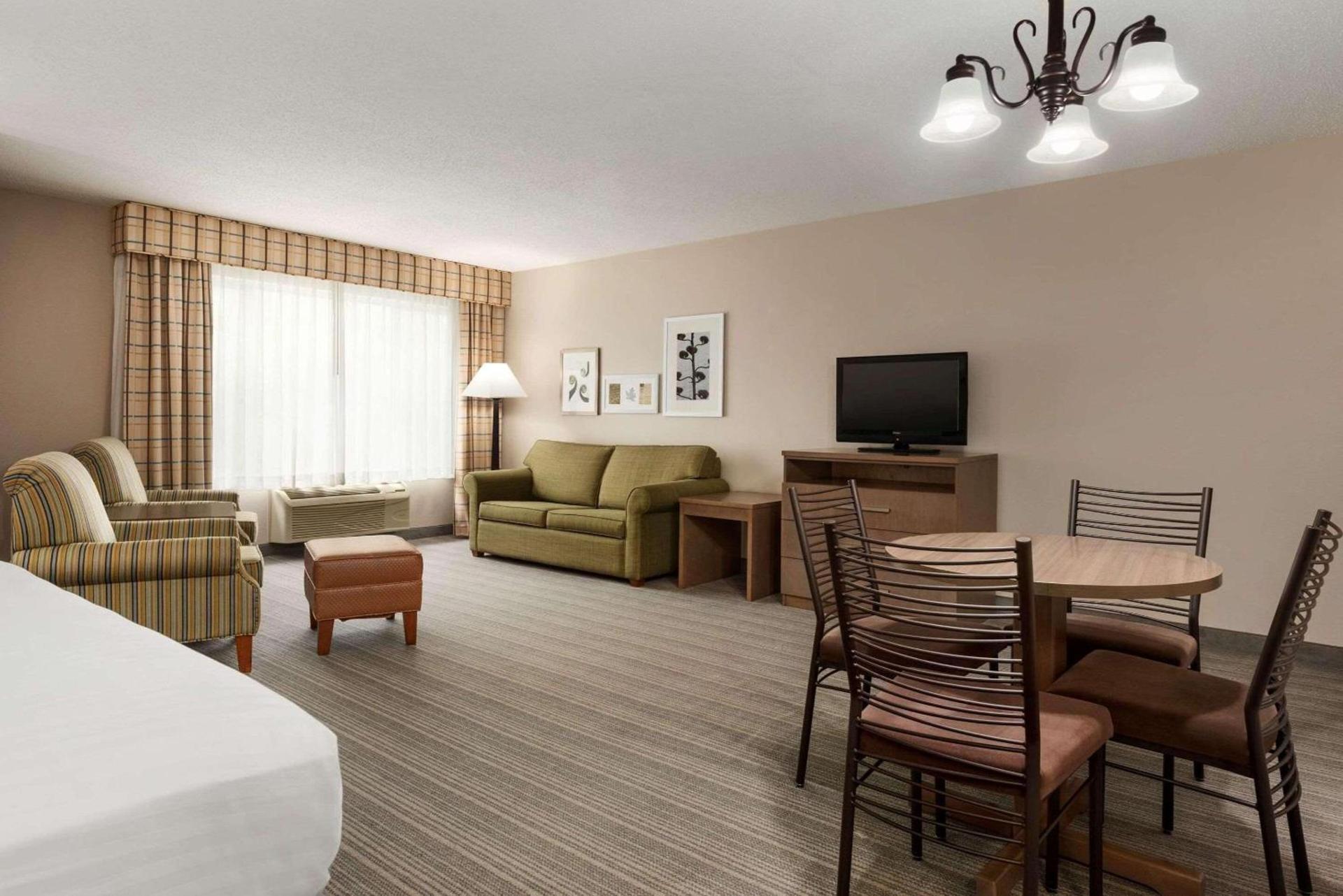 Country Inn & Suites by Radisson, Baxter, MN photo 7