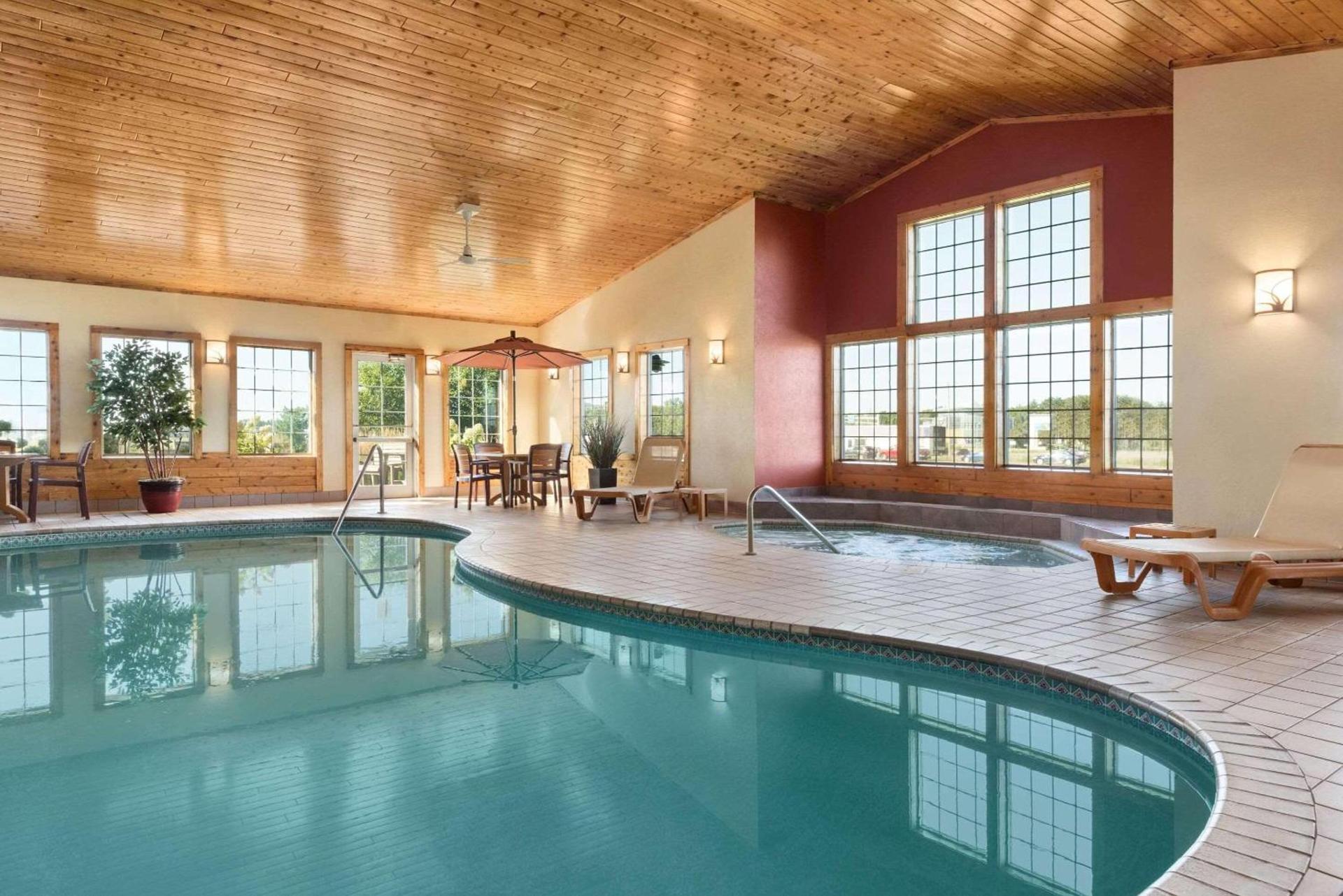 Country Inn & Suites by Radisson, Baxter, MN photo 8