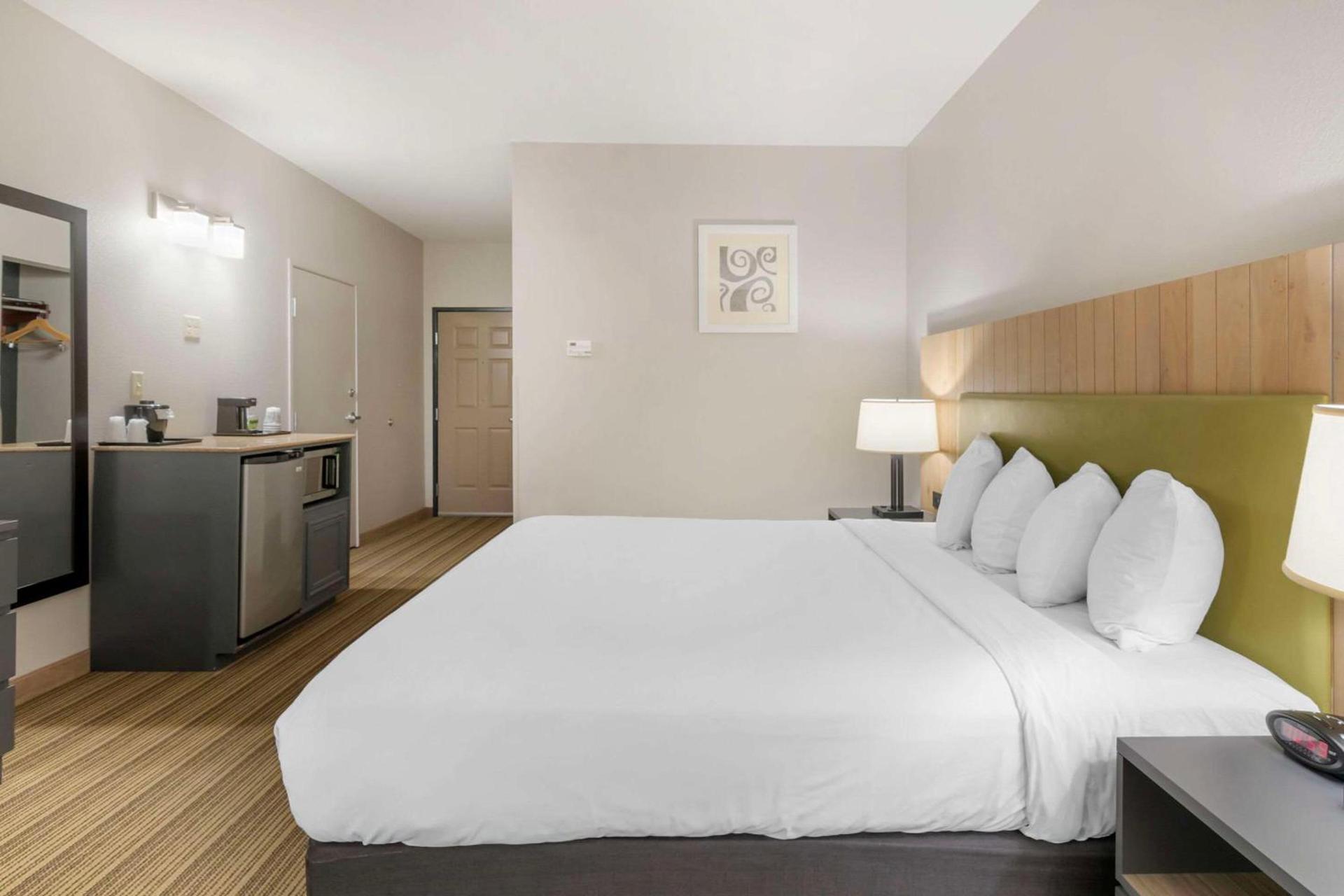 Country Inn & Suites by Radisson, Columbia, MO photo 8