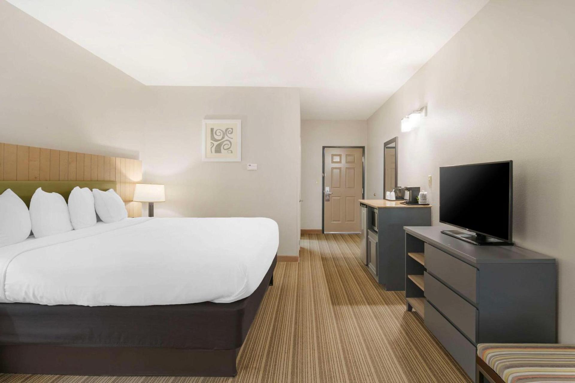 Country Inn & Suites by Radisson, Columbia, MO photo 11