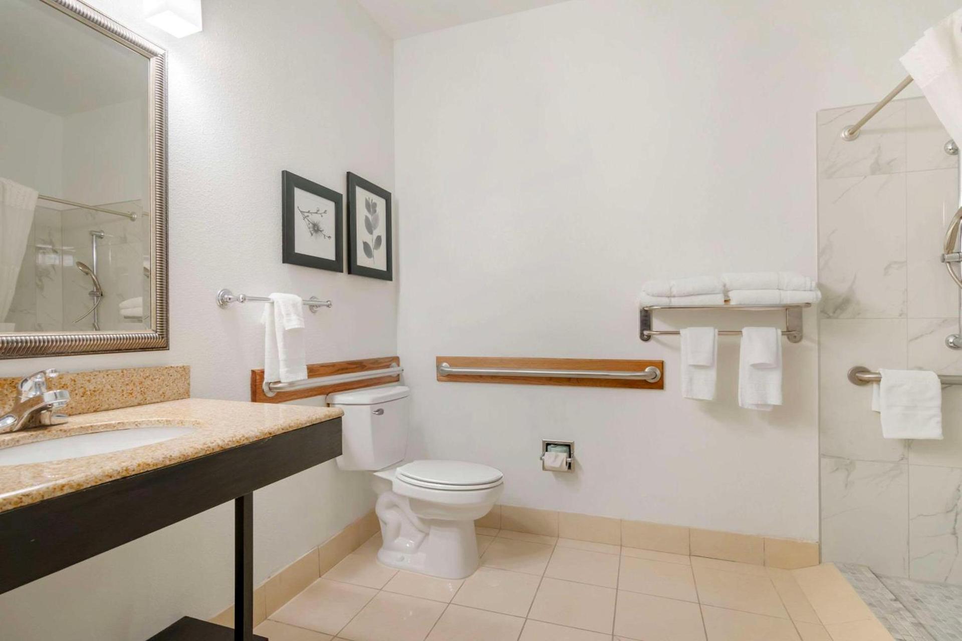 Country Inn & Suites by Radisson, Columbia, MO photo 9