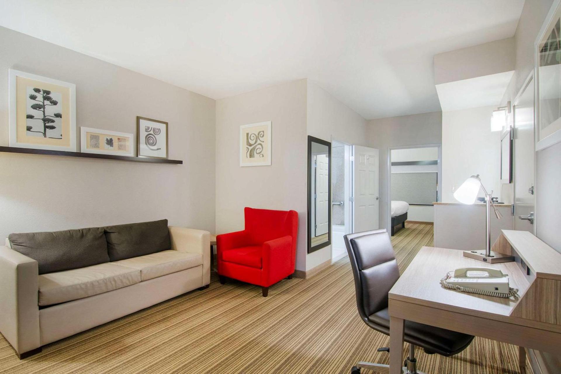 Country Inn & Suites by Radisson, Columbia, MO photo 16