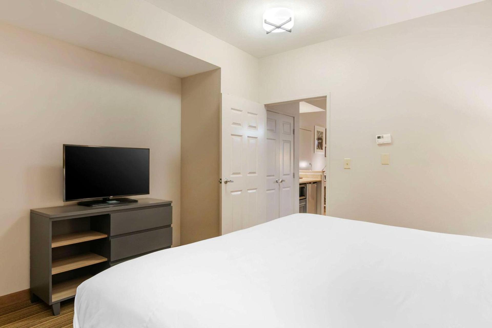 Country Inn & Suites by Radisson, Columbia, MO photo 20