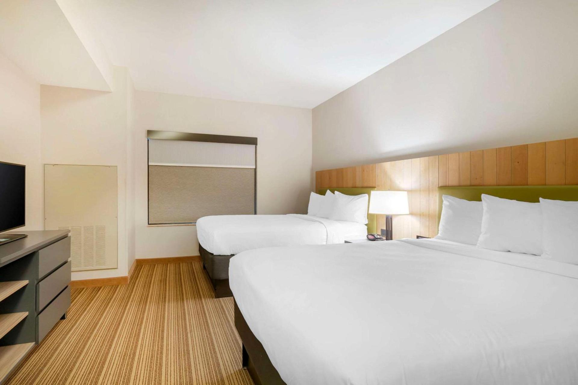 Country Inn & Suites by Radisson, Columbia, MO photo 29