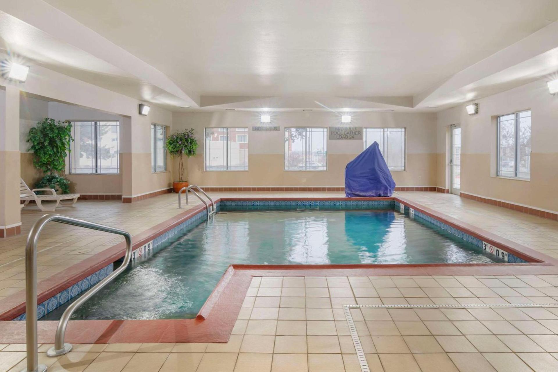 Country Inn & Suites by Radisson, Columbia, MO photo 34