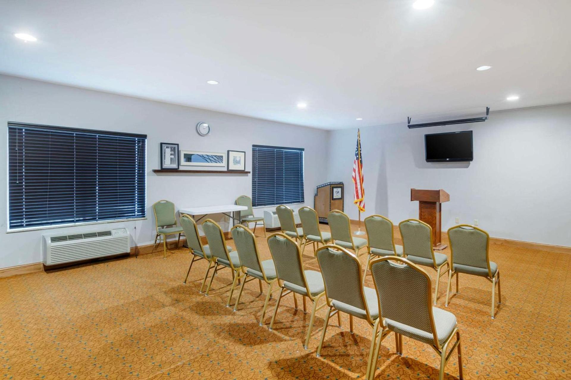 Country Inn & Suites by Radisson, Columbia, MO photo 39