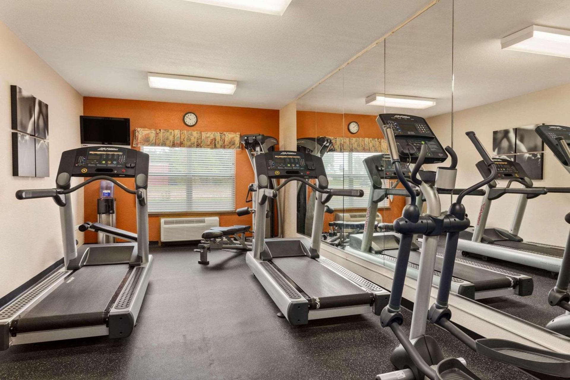 Country Inn & Suites by Radisson, Biloxi-Ocean Springs, MS photo 7