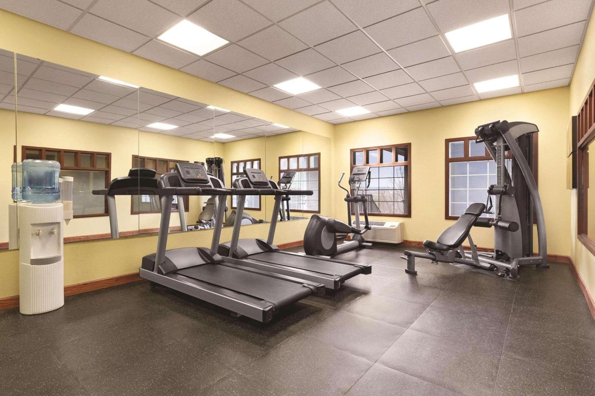 Country Inn & Suites by Radisson, Billings, MT photo 16
