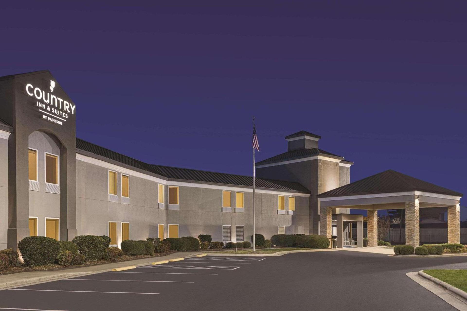 Country Inn & Suites by Radisson, Dunn I-95 photo 2