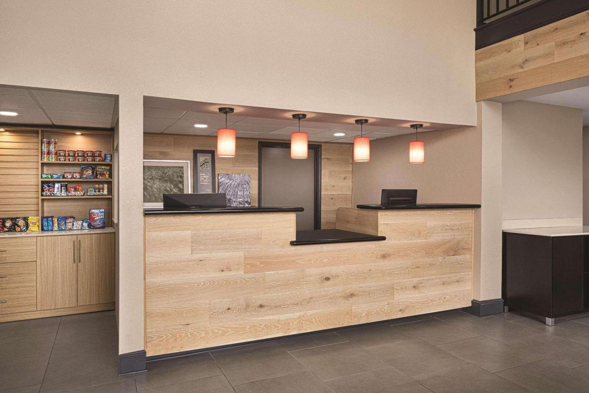 Country Inn & Suites by Radisson, Dunn I-95 photo 5