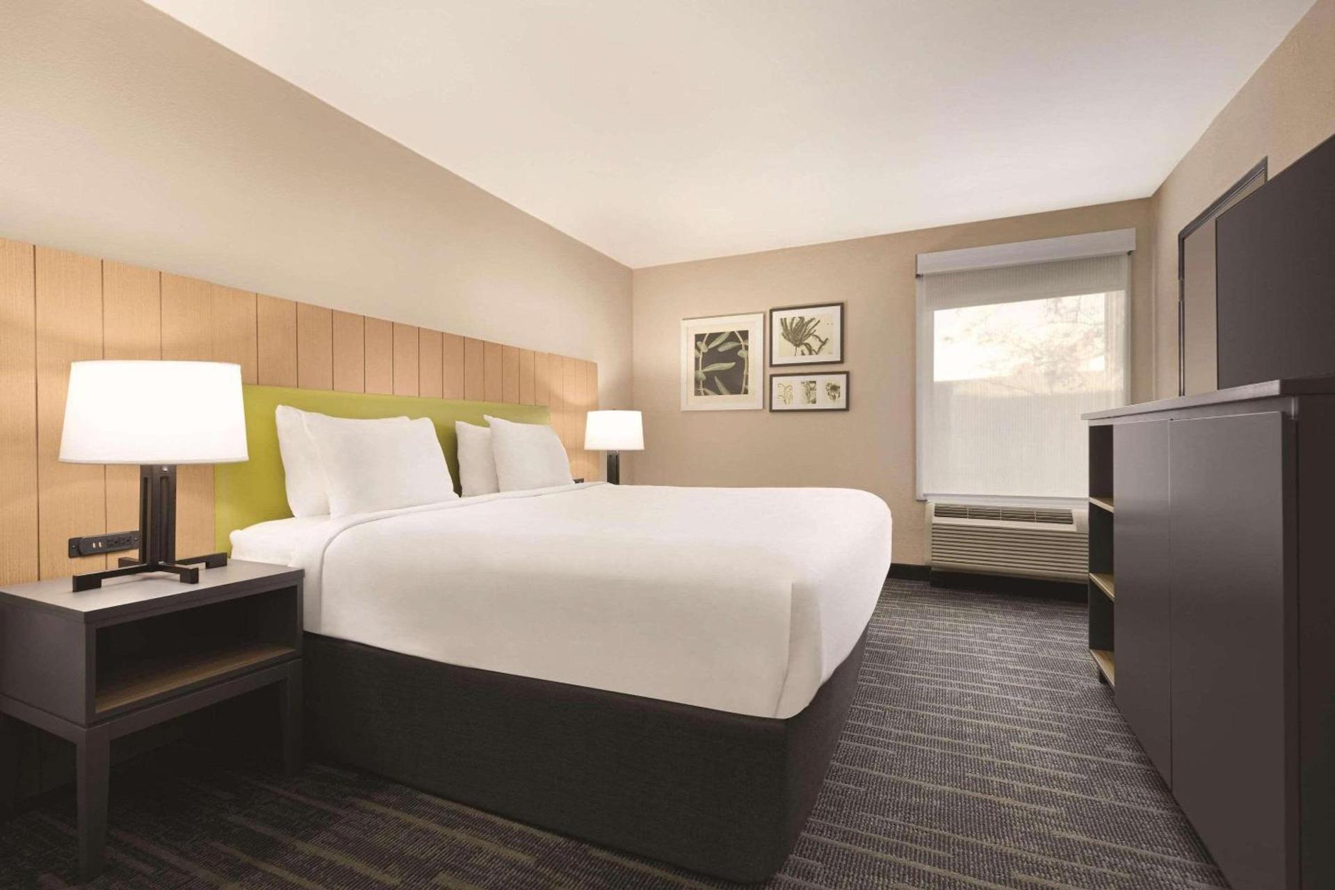 Country Inn & Suites by Radisson, Dunn I-95 photo 6