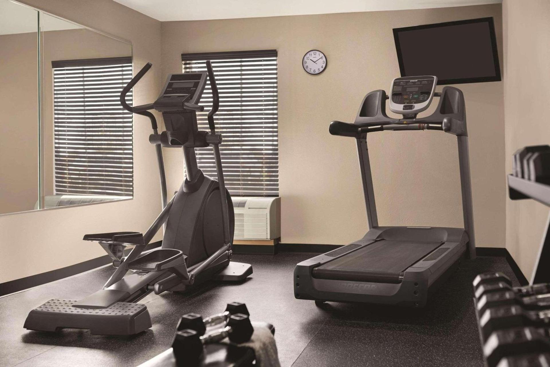 Country Inn & Suites by Radisson, Dunn I-95 photo 14