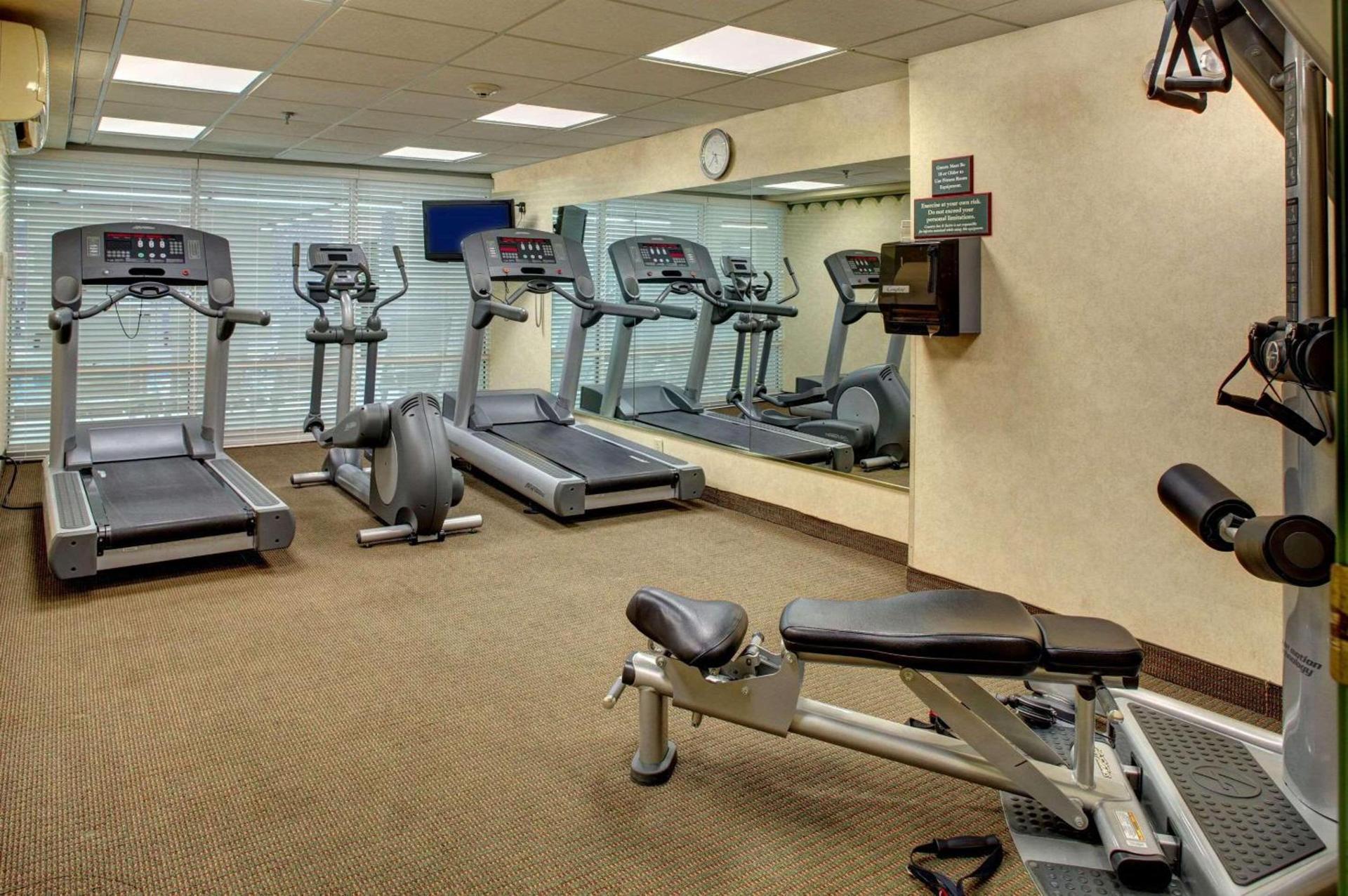 La Quinta Inn & Suites by Wyndham Downtown Asheville photo 39