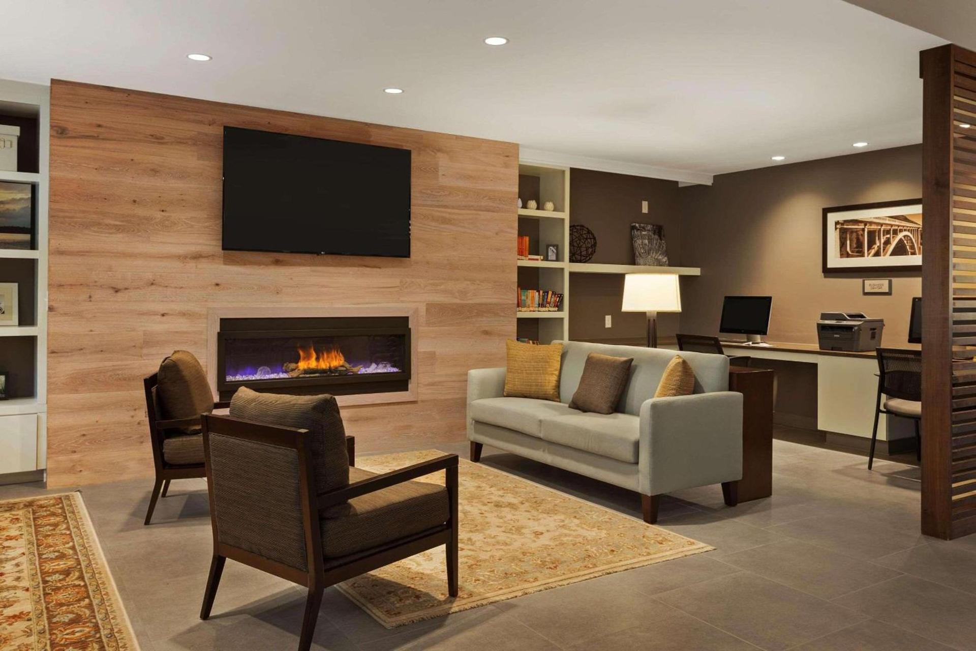 Country Inn & Suites by Radisson, Smithfield-Selma, NC photo 2