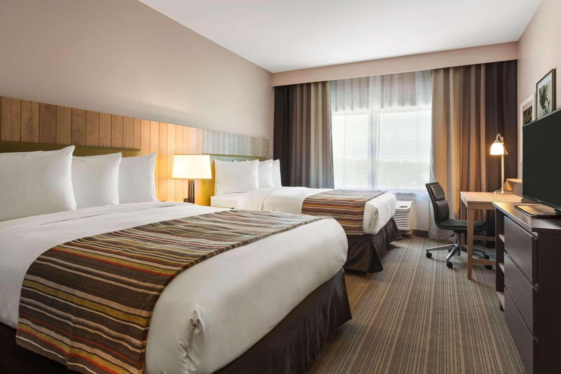 Country Inn & Suites by Radisson, Smithfield-Selma, NC photo 4