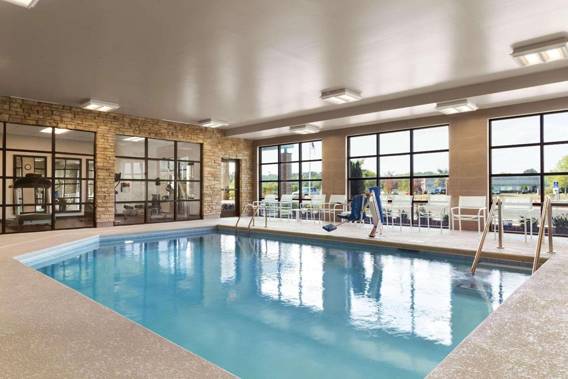 Country Inn & Suites by Radisson, Smithfield-Selma, NC photo 10