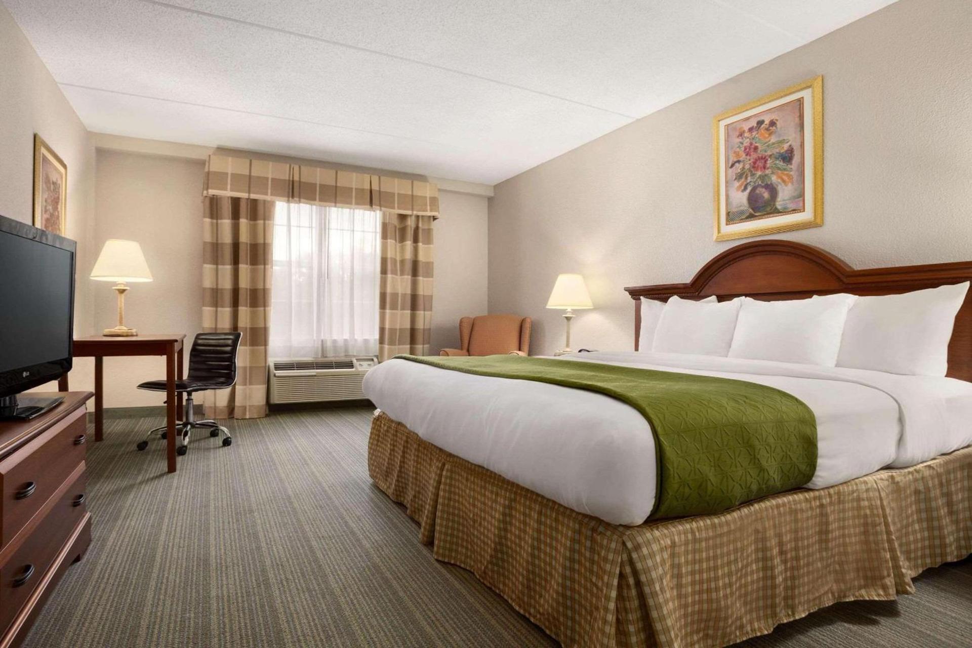 Country Inn & Suites by Radisson, Charlotte University Place, NC photo 3