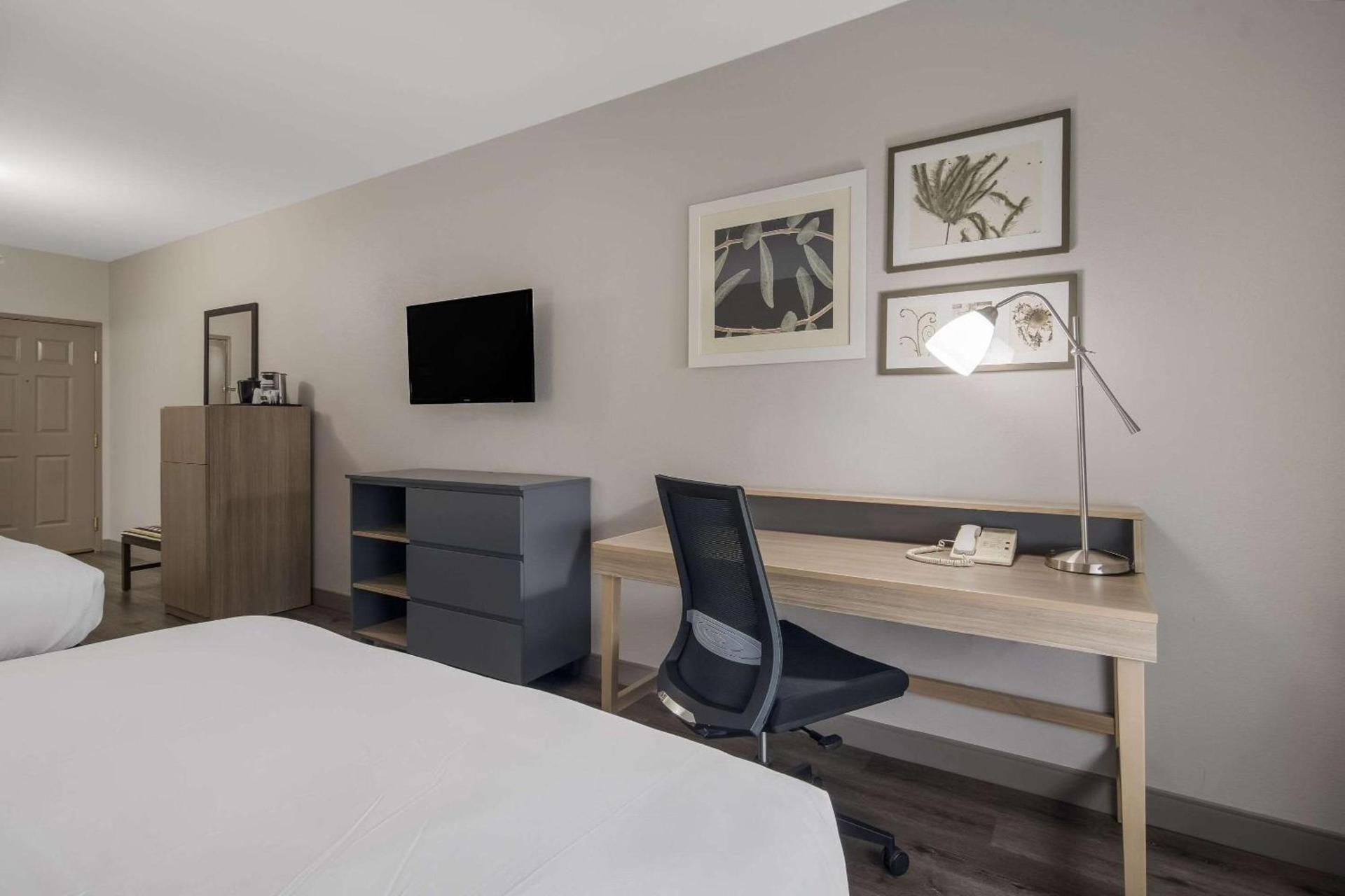 Country Inn & Suites by Radisson, Goldsboro, NC photo 11