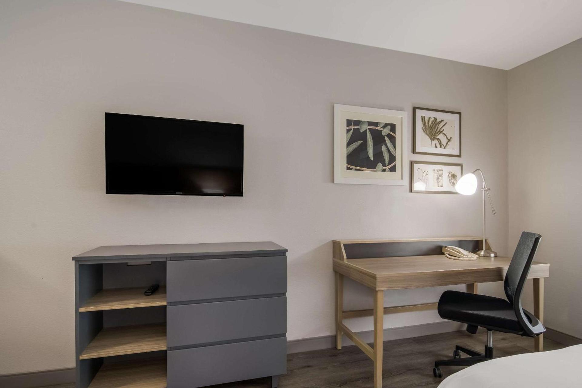 Country Inn & Suites by Radisson, Goldsboro, NC photo 12