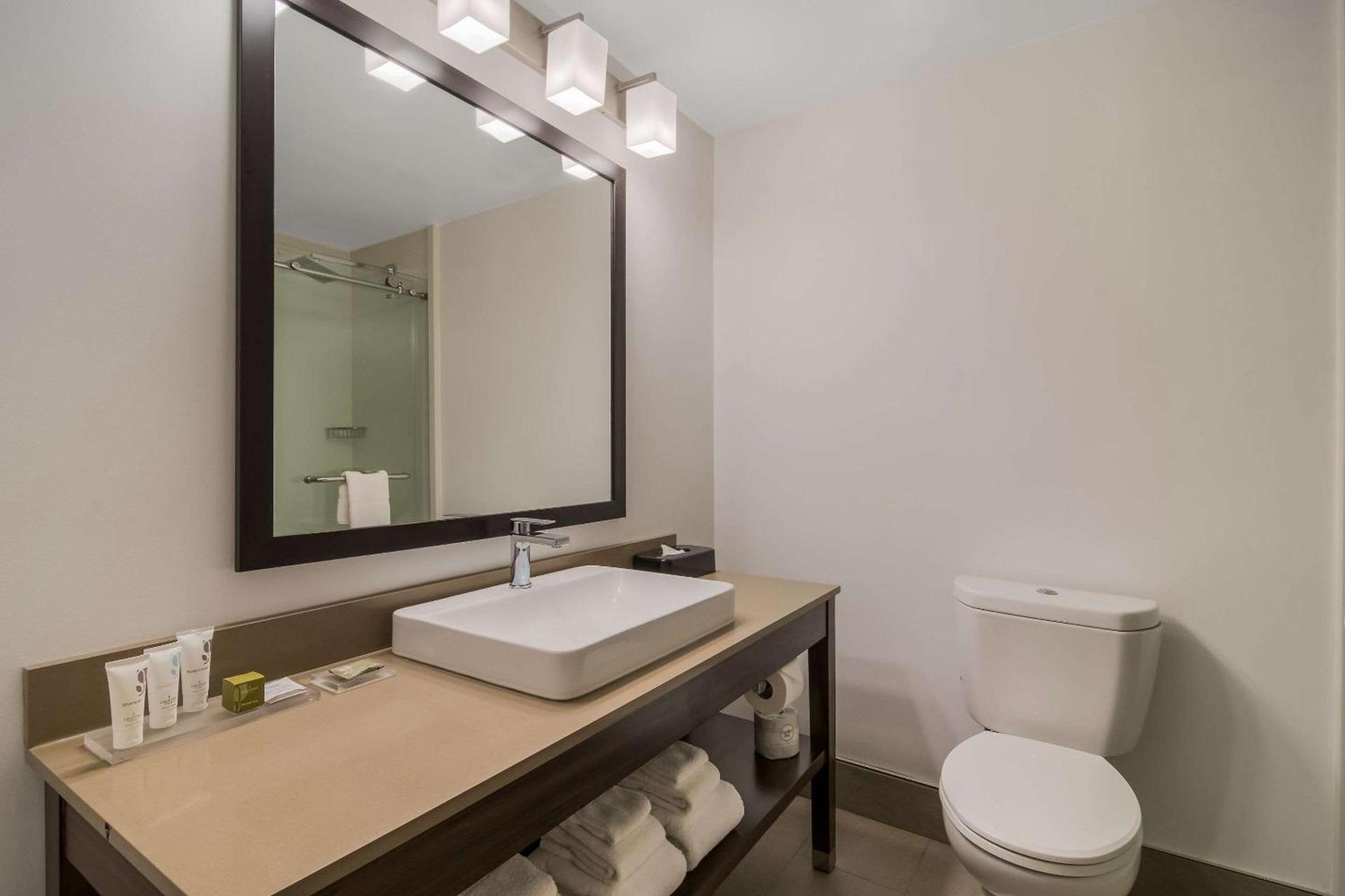 Country Inn & Suites by Radisson, Goldsboro, NC photo 13