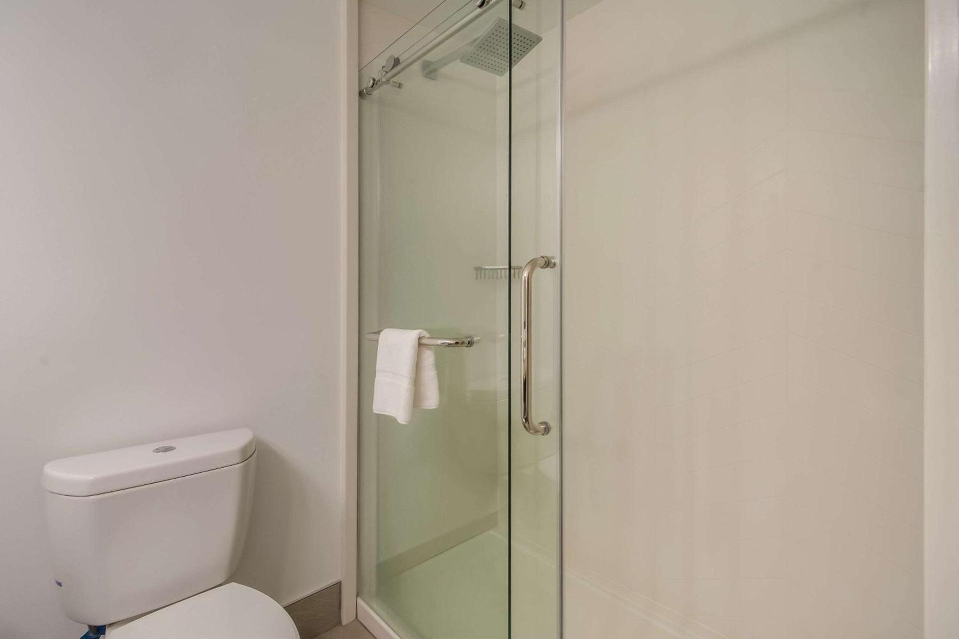 Country Inn & Suites by Radisson, Goldsboro, NC photo 14
