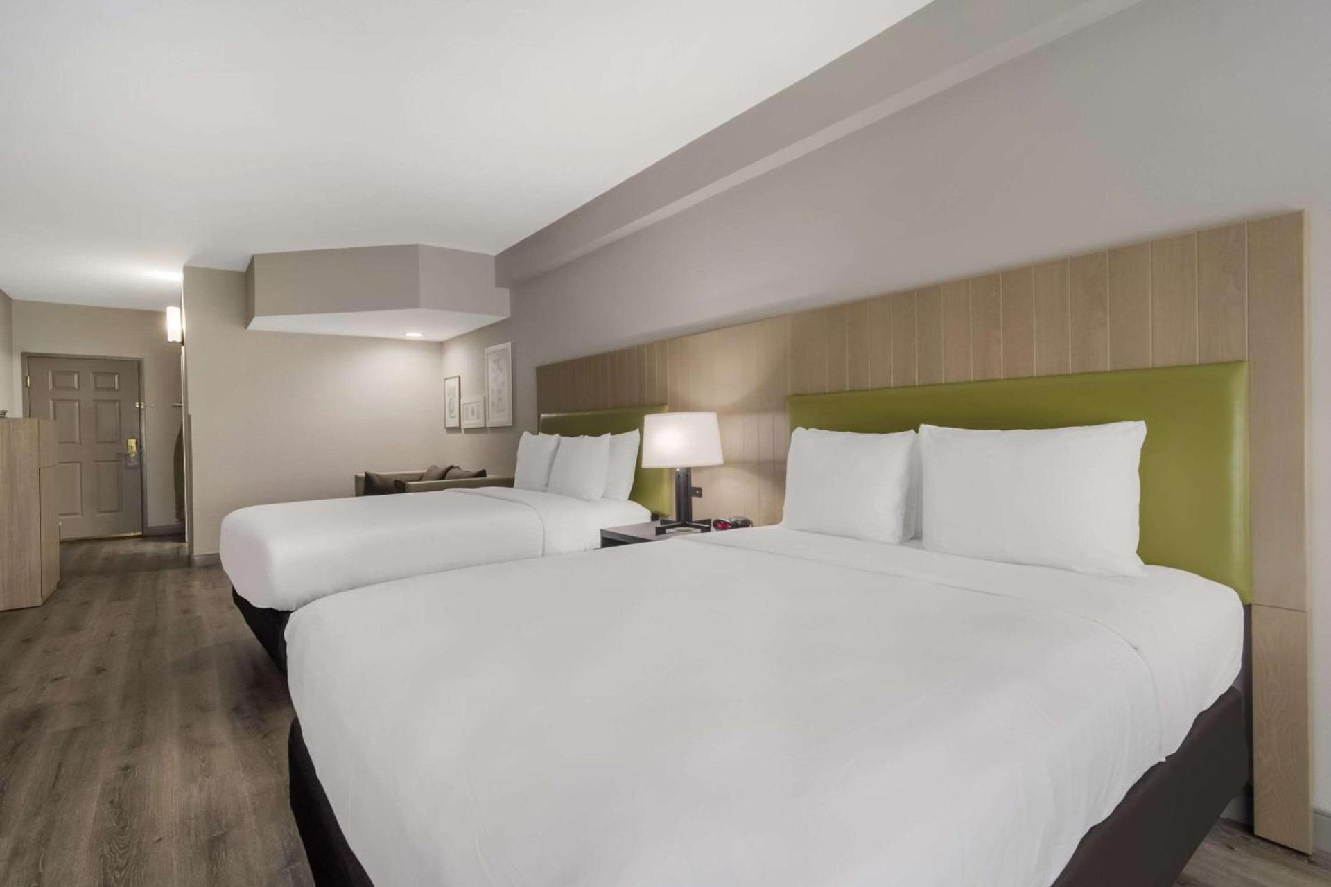 Country Inn & Suites by Radisson, Goldsboro, NC photo 15