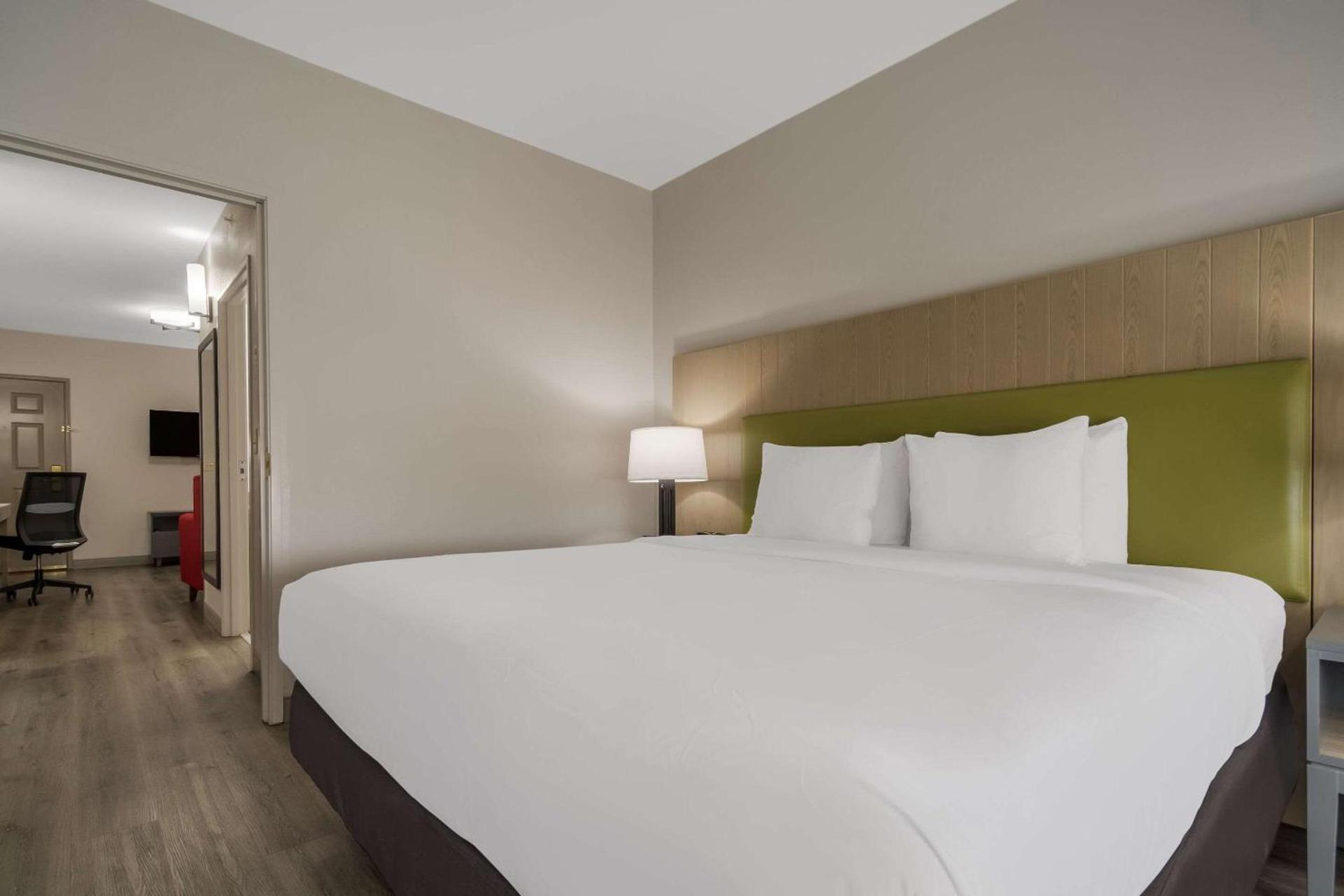 Country Inn & Suites by Radisson, Goldsboro, NC photo 18