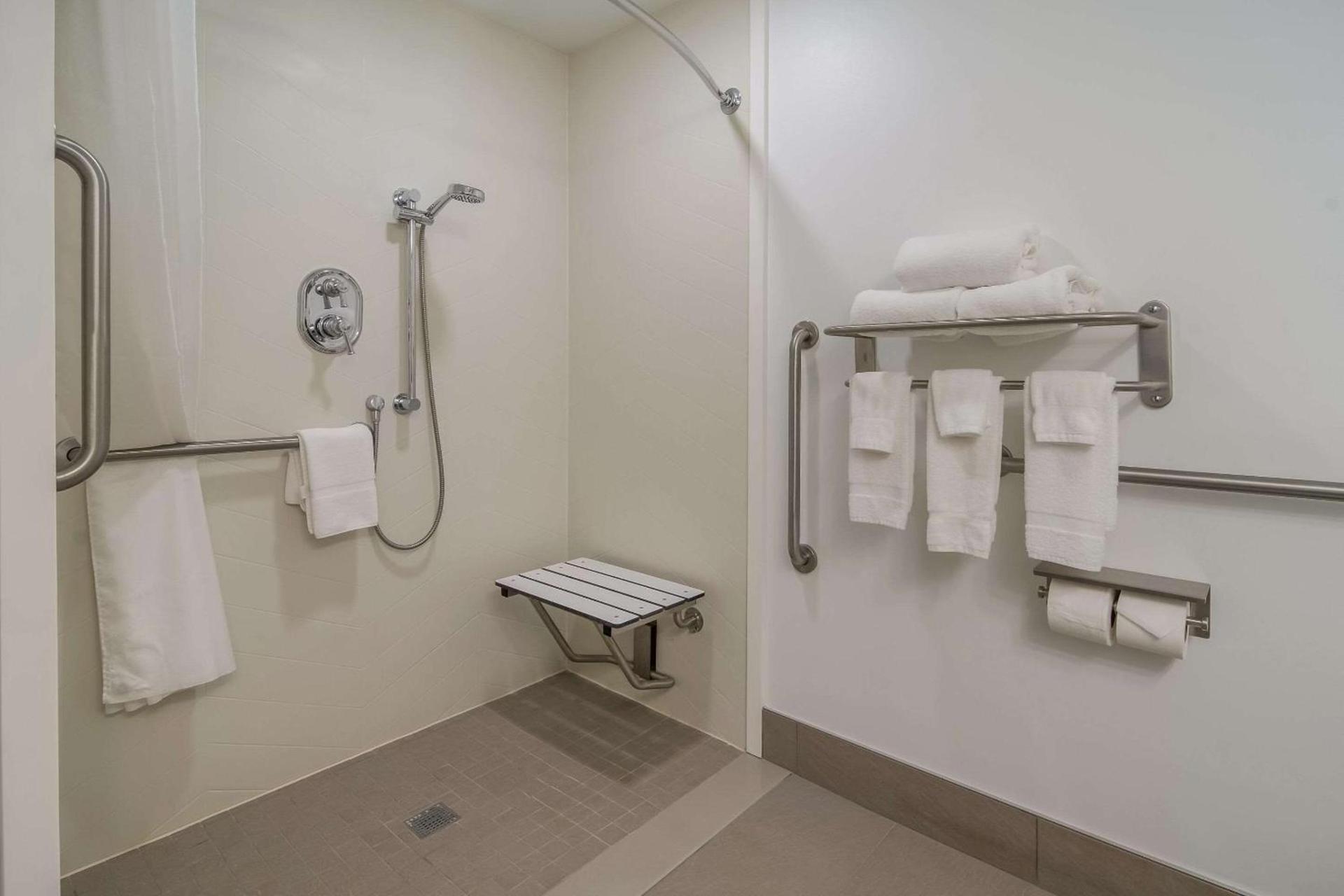 Country Inn & Suites by Radisson, Goldsboro, NC photo 22