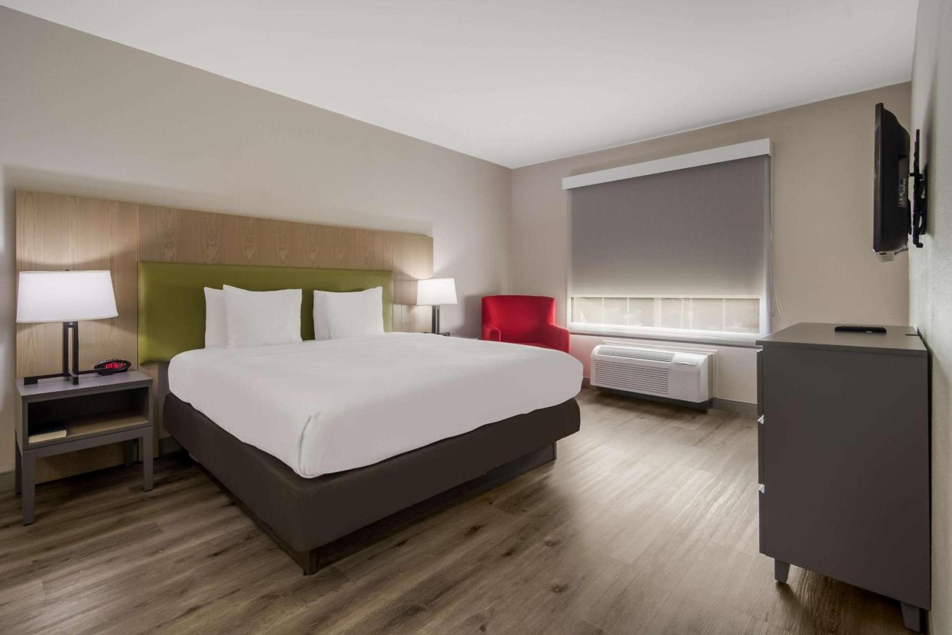 Country Inn & Suites by Radisson, Goldsboro, NC photo 24