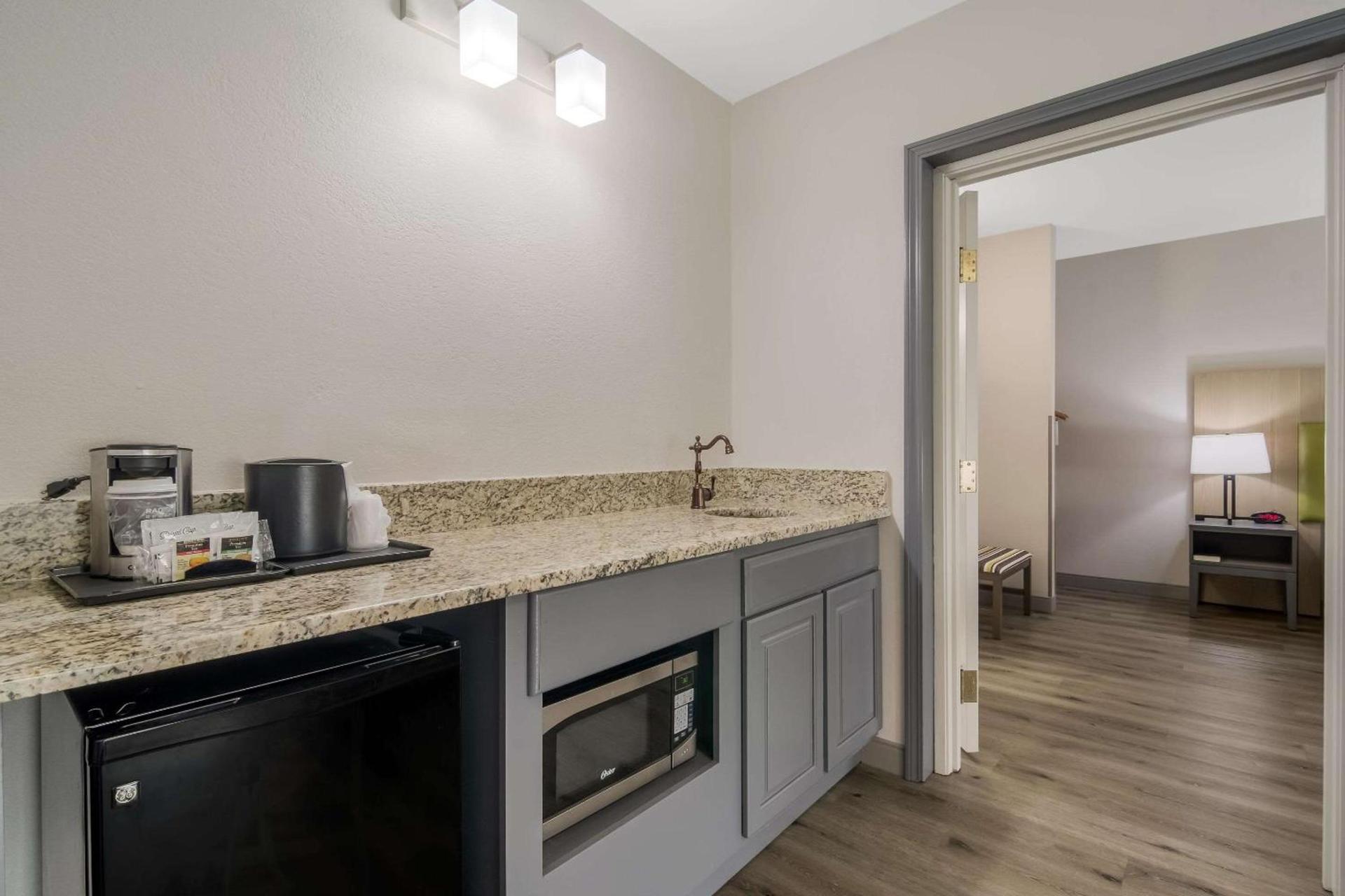 Country Inn & Suites by Radisson, Goldsboro, NC photo 27