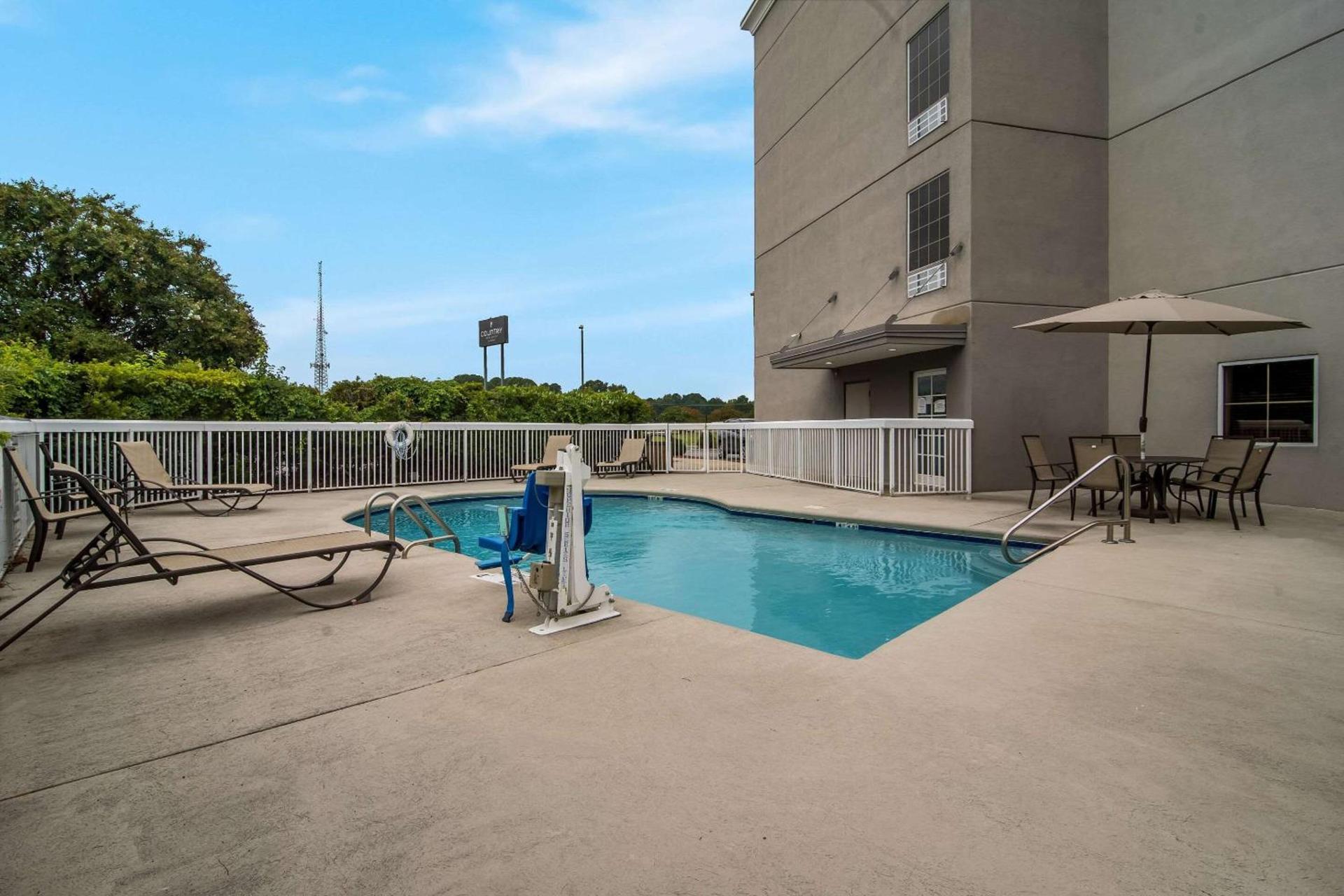 Country Inn & Suites by Radisson, Goldsboro, NC photo 30