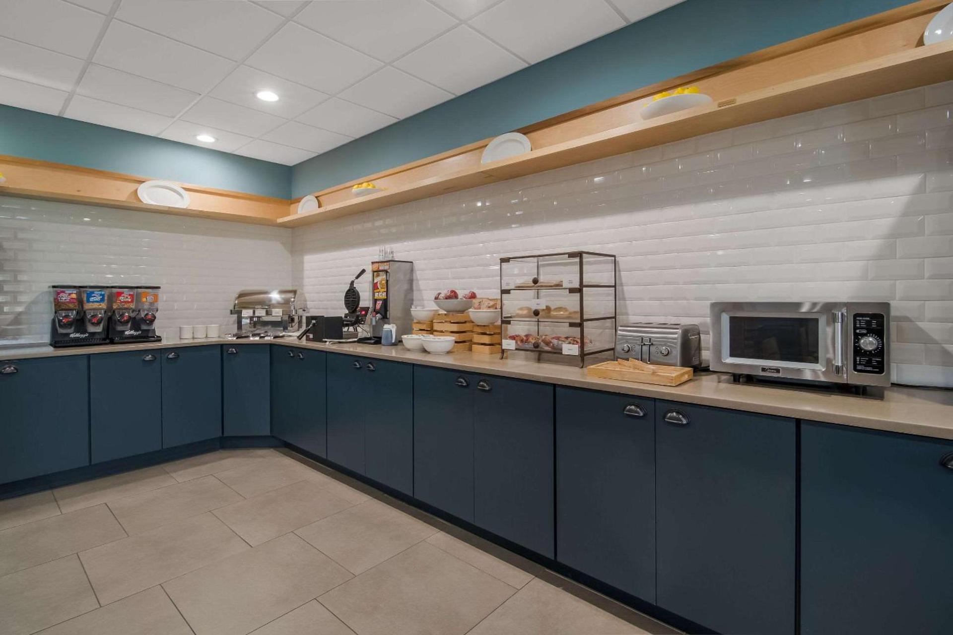 Country Inn & Suites by Radisson, Goldsboro, NC photo 35