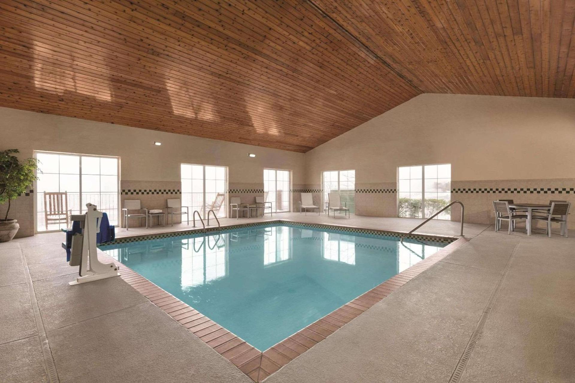 Country Inn & Suites by Radisson, Boone, NC photo 16